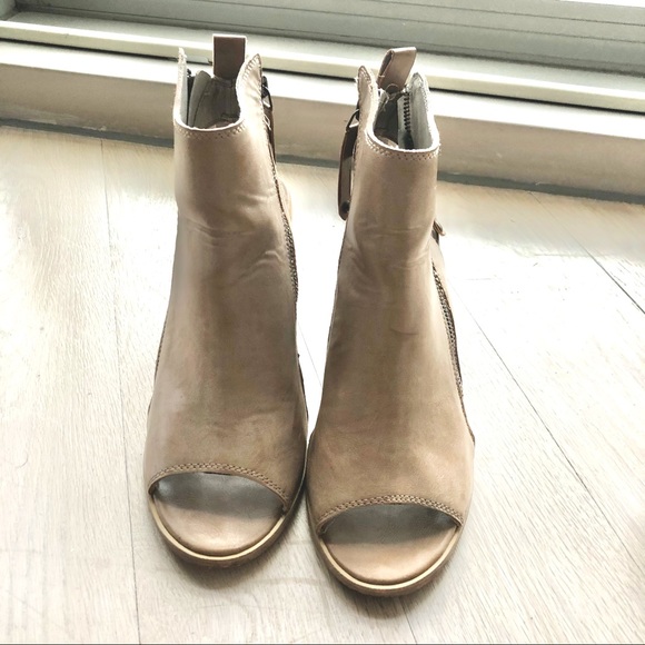 AKIRA Shoes - Akira Nude Open Toe Booties with Zippers